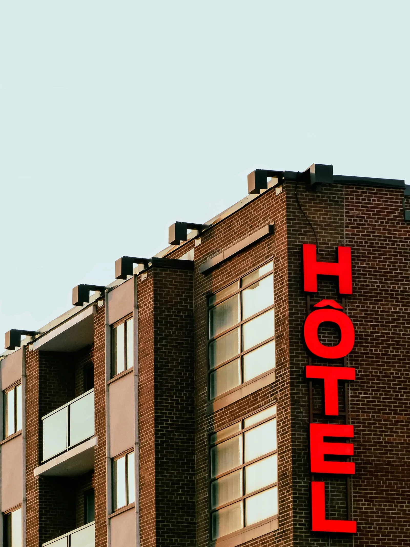 Certificate in Customer Relations in Hotels